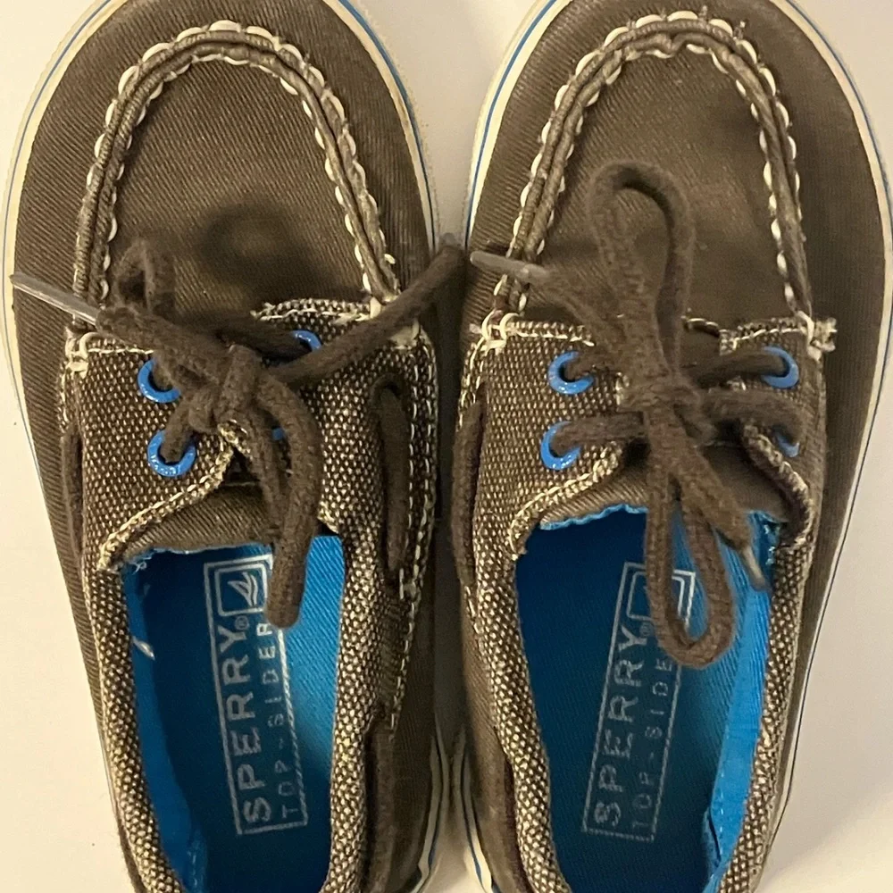 Sperry boys boat shoes size 8.5 Halyard